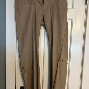 Athleta Women’s Cargo Pants in Light Brown